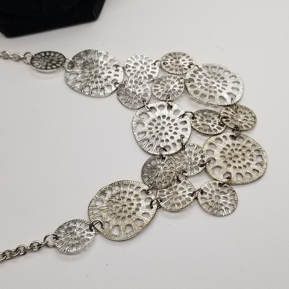 silver tone bib necklace - Picture 3 of 4